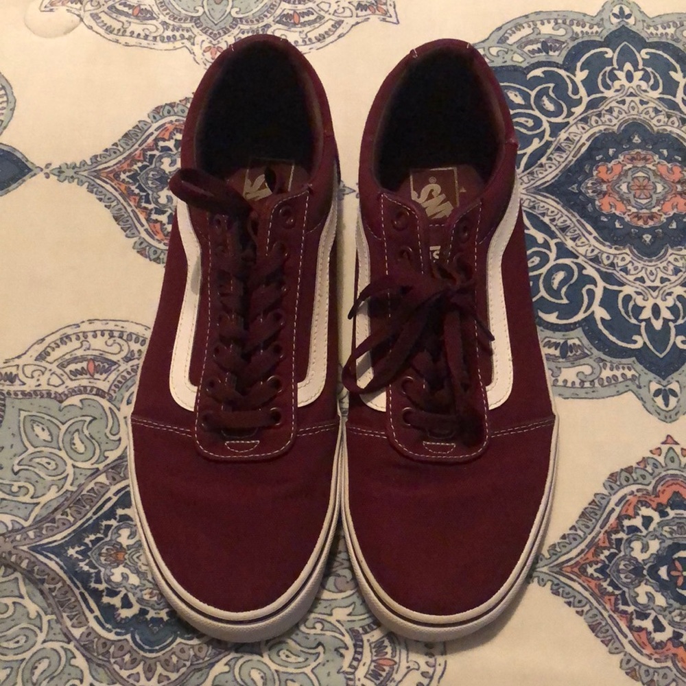Men burgundy and white vans